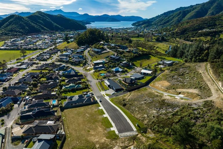 Photo of property in 4 Raukura Rise, Picton, 7220