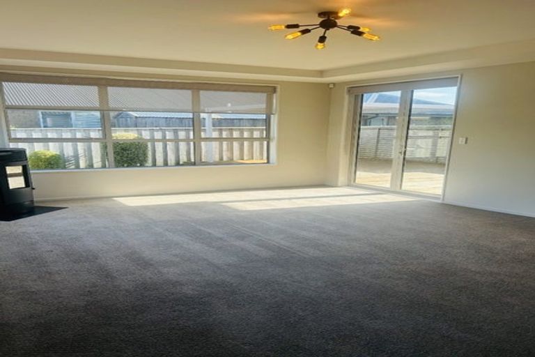 Photo of property in 10 Pakura Street, Pegasus, 7612