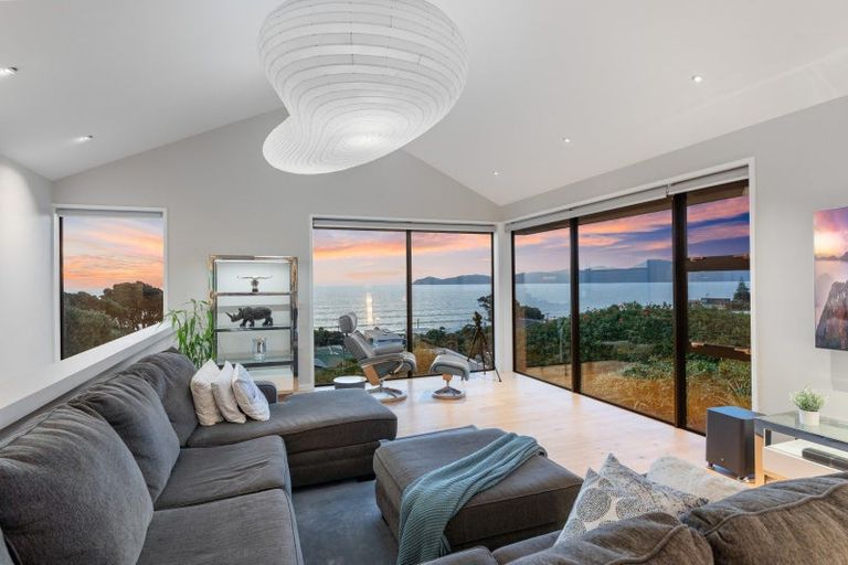 Photo of property in 15 Karekare Road, Raumati South, Paraparaumu, 5032