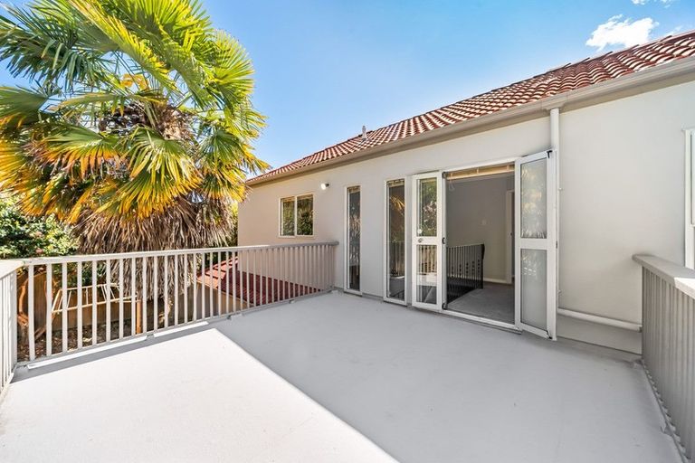 Photo of property in 77 Sunbrae Drive, Silverstream, Upper Hutt, 5019