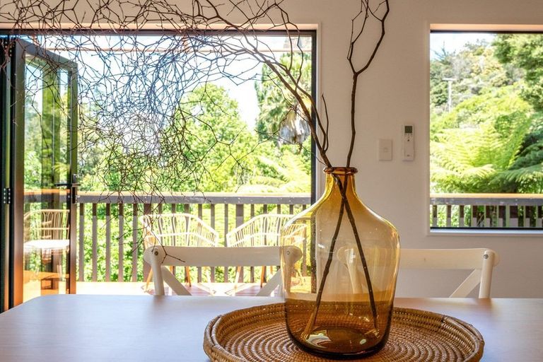 Photo of property in 11 Lannan Road, Surfdale, Waiheke Island, 1081