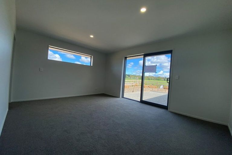 Photo of property in 11 Mehrtens Crescent, Woodend, 7691