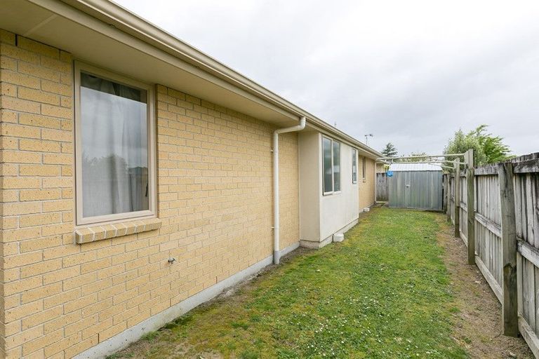 Photo of property in 18 Gardenia Close, Melville, Hamilton, 3206