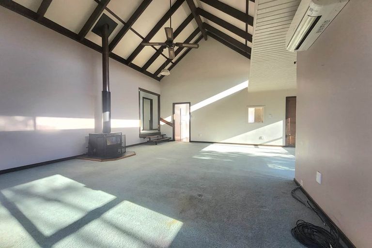 Photo of property in 37 Sunset Road, Totara Vale, Auckland, 0632