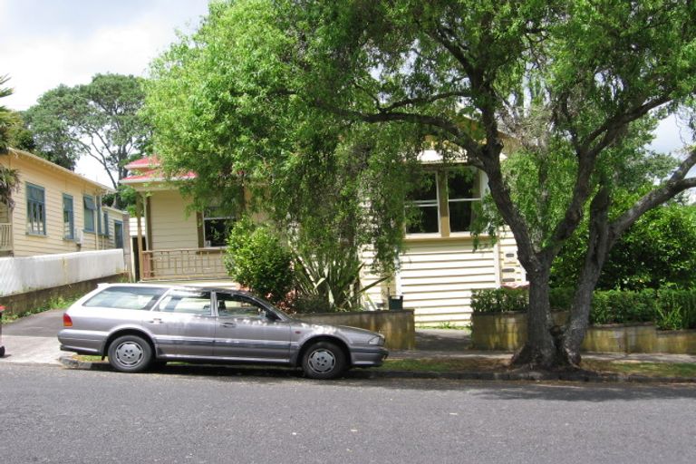 Property details for 18 Stanmore Road, Grey Lynn, Auckland, 1021