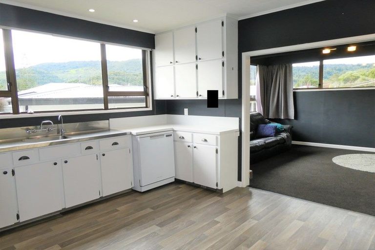 Photo of property in 3 Leith Crescent, Greymouth, 7805