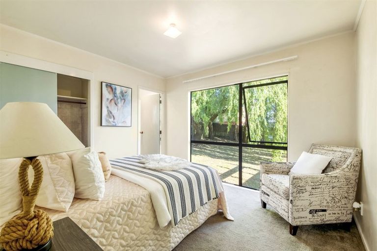 Photo of property in 22 Janese Place, Weymouth, Auckland, 2103