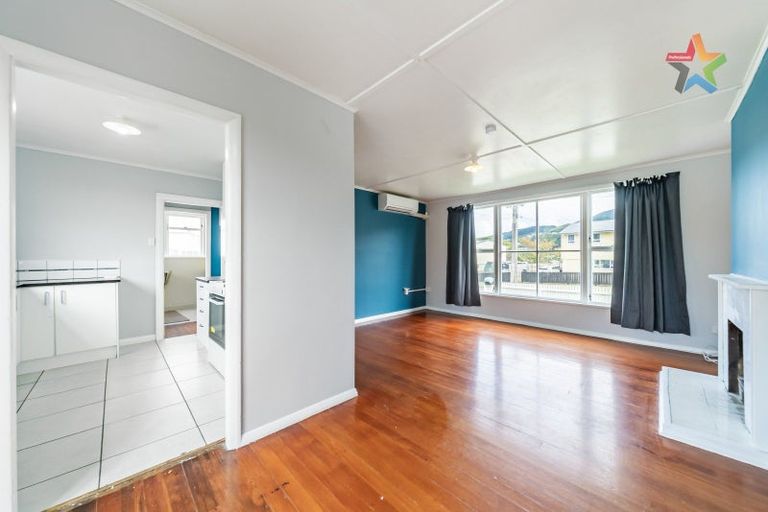 Photo of property in 40 Bell Street, Tawa, Wellington, 5028
