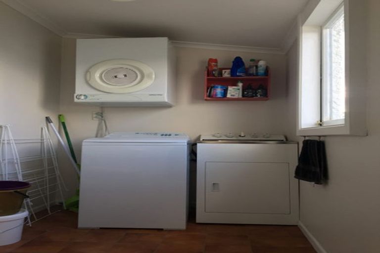 Photo of property in 3 French Street, Moturoa, New Plymouth, 4310