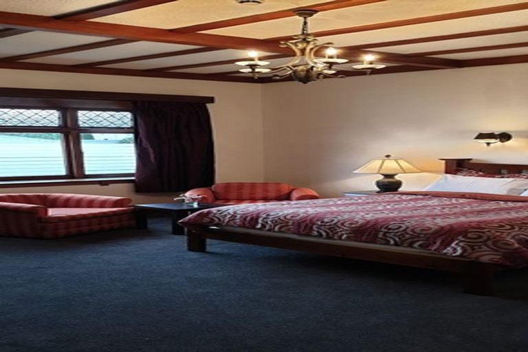 Photo of property in 361 Karori Road, Karori, Wellington, 6012