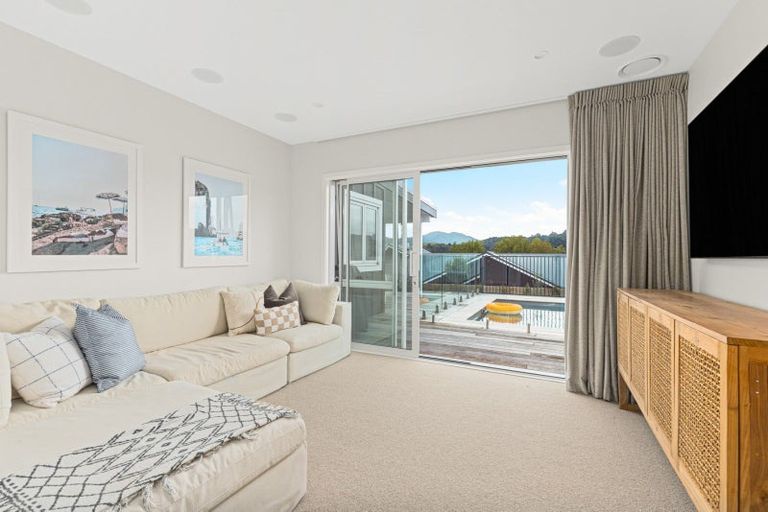 Photo of property in 11 Moya Drive, Matakana, 0985