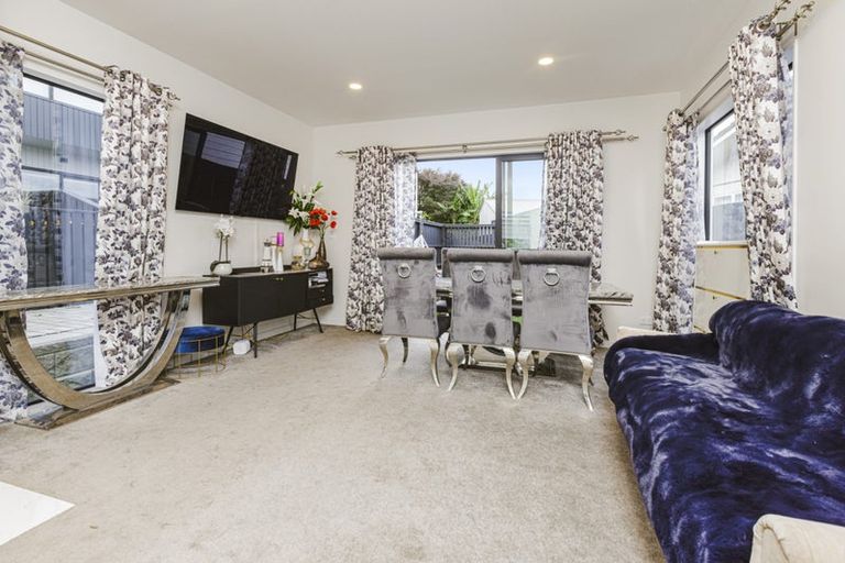Photo of property in 8/4 Glenhaven Place, Te Atatu Peninsula, Auckland, 0610