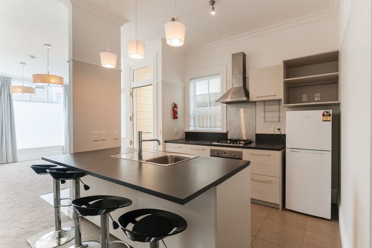 Photo of property in 330 Tinakori Road, Thorndon, Wellington, 6011