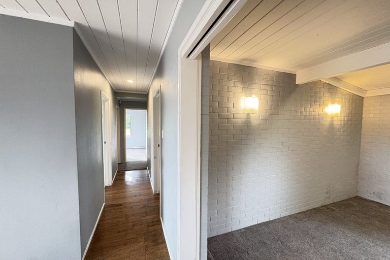 Photo of property in 412 Taupaki Road, Kumeu, 0892