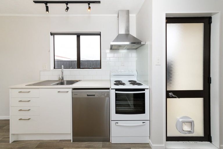 Photo of property in 27 Mcleavey Drive, Kelvin Grove, Palmerston North, 4414