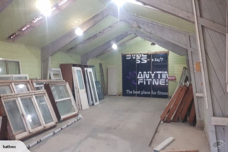 Photo of property in 876 Waitakere Road, Kumeu, 0891