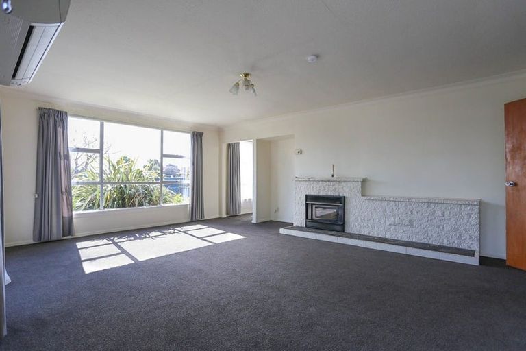 Photo of property in 53 Martbern Crescent, Bishopdale, Christchurch, 8053