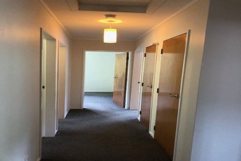 Photo of property in 87 Hazlewood Avenue, Karori, Wellington, 6012