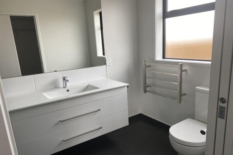 Photo of property in 36 Taurangawaka Road, One Tree Point, 0118