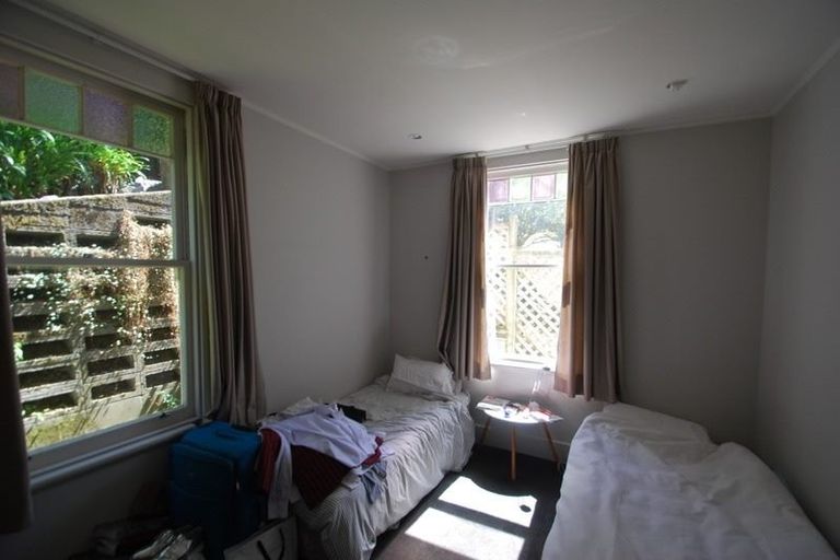 Photo of property in 1 Hadfield Terrace, Kelburn, Wellington, 6012