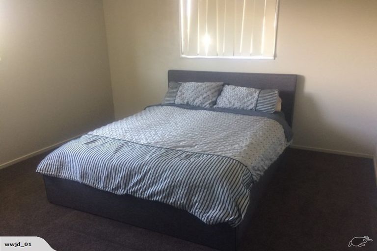 Photo of property in 32 Misty Valley Drive, Henderson, Auckland, 0612