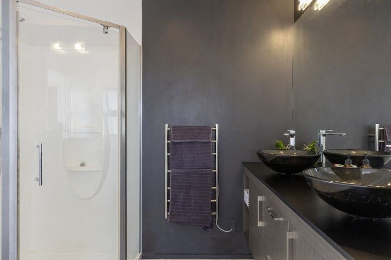 Photo of property in 2 Cherry Lane, Acacia Bay, Taupo, 3330