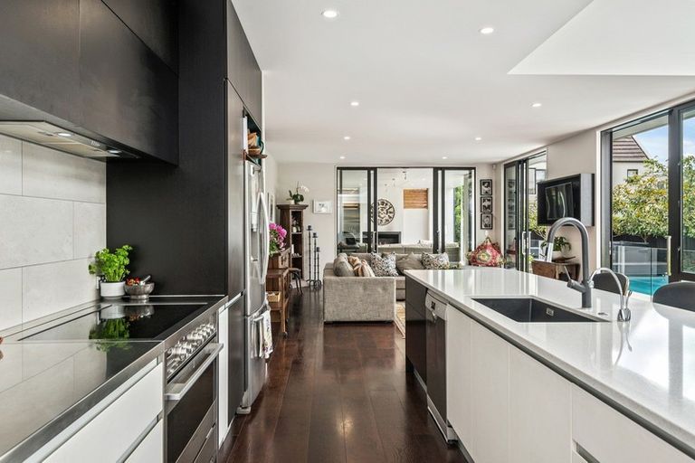 Photo of property in 15a Garden Road, Merivale, Christchurch, 8014