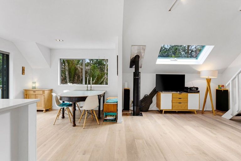 Photo of property in 96 Motutara Road, Muriwai, Waimauku, 0881