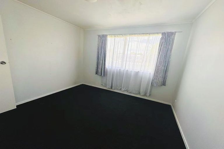 Photo of property in 12 Lyren Place, Half Moon Bay, Auckland, 2012