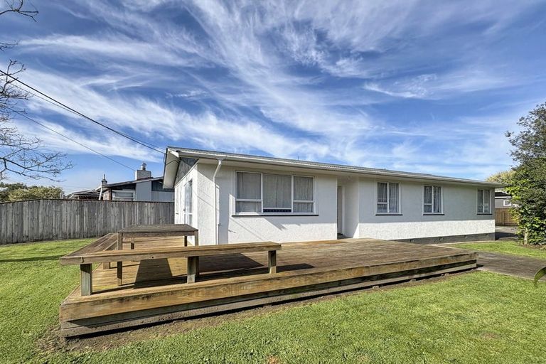 Photo of property in 25 Camellia Avenue, Aramoho, Whanganui, 4500