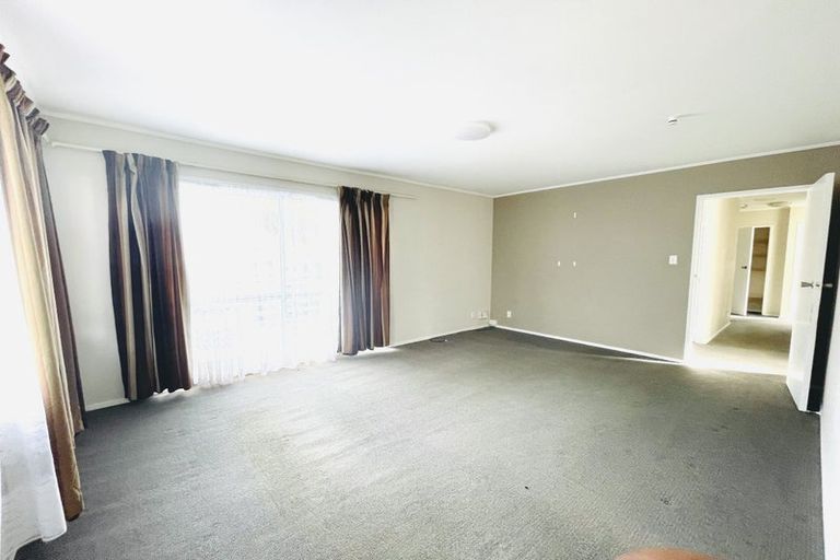 Photo of property in 20 Fiesta Drive, Half Moon Bay, Auckland, 2012