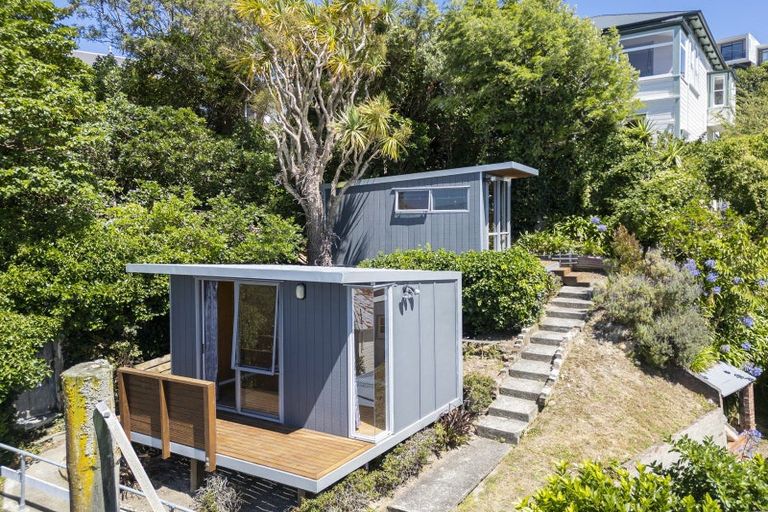 Photo of property in 66 Kelburn Parade, Kelburn, Wellington, 6012