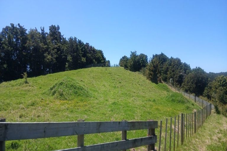 Photo of property in 1108 Pataua Road North, Pataua North, 0175