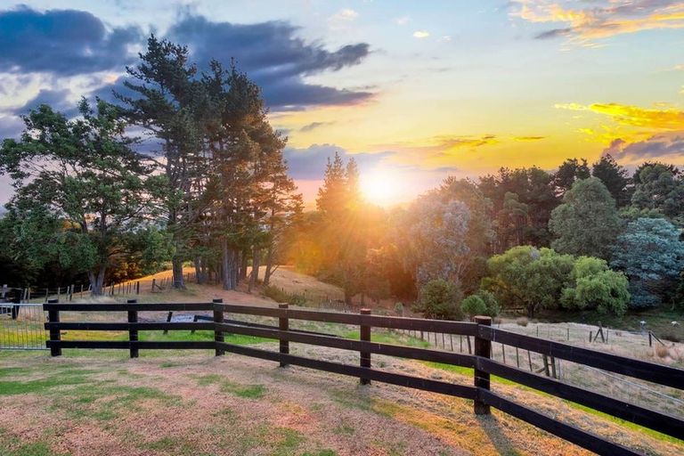 Photo of property in 231 Kaipara Road, Papakura, 2582