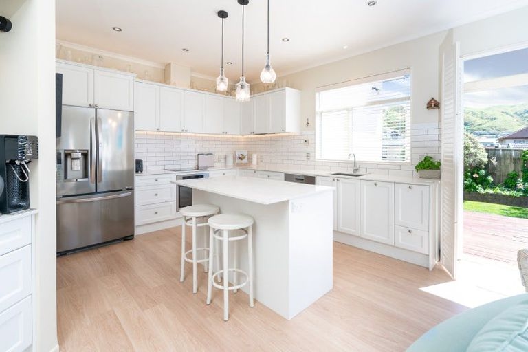 Photo of property in 2 Derry Hill, Churton Park, Wellington, 6037