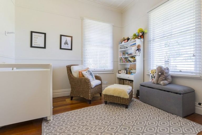 Photo of property in 14 Collingwood Road, Waiuku, 2123