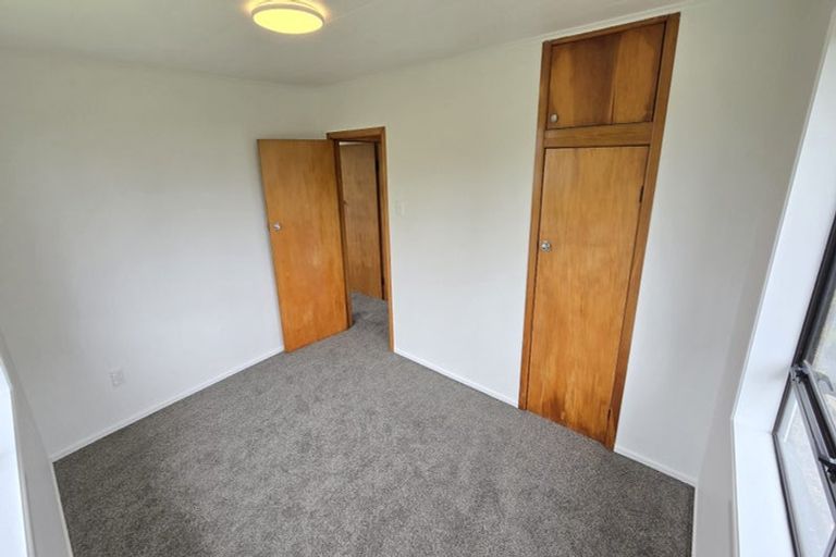 Photo of property in 16 Enderby Drive, Te Atatu Peninsula, Auckland, 0610