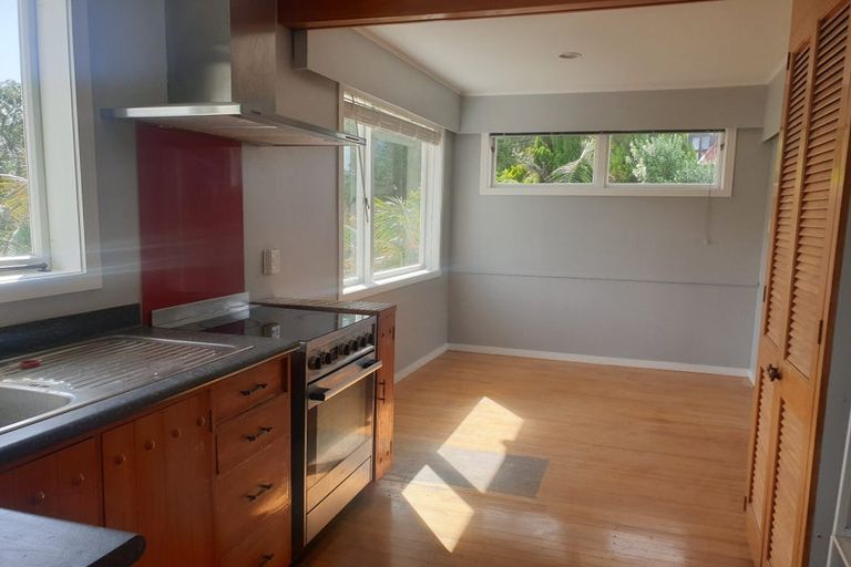 Photo of property in 5 Waverley Avenue, Glenfield, Auckland, 0629