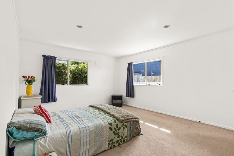 Photo of property in 1/1 Jeanette Place, Mairangi Bay, Auckland, 0630
