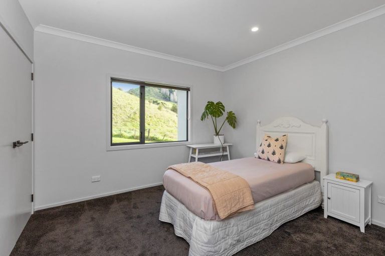 Photo of property in 16 Seafield Road, Eskdale, Napier, 4182