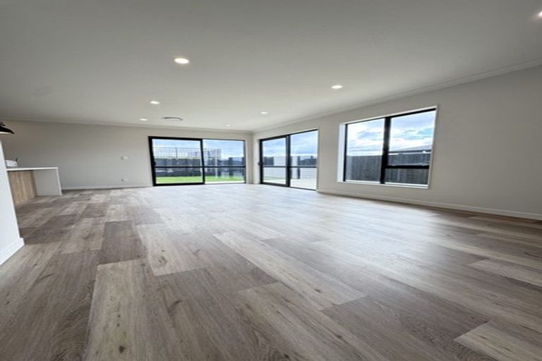 Photo of property in 75 Parish Drive, Wainui, 0932