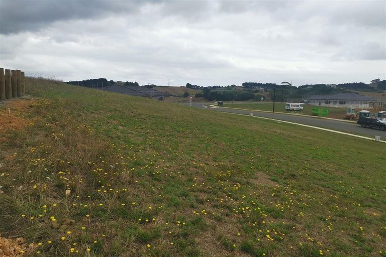 Photo of property in 17 James Elliot Way, Pokeno, 2402