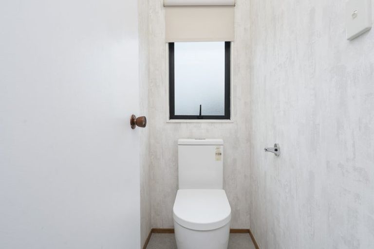 Photo of property in 50 Rhinevale Close, Henderson, Auckland, 0612