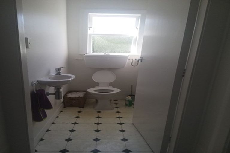 Photo of property in 5 Harland Street, Brooklyn, Wellington, 6021