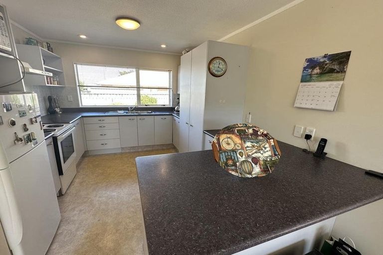 Photo of property in 5 Beachwater Grove, Paraparaumu Beach, Paraparaumu, 5032