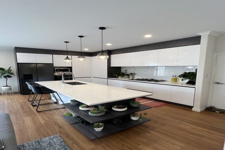 Photo of property in 92 Ksenia Drive, Flat Bush, Auckland, 2019