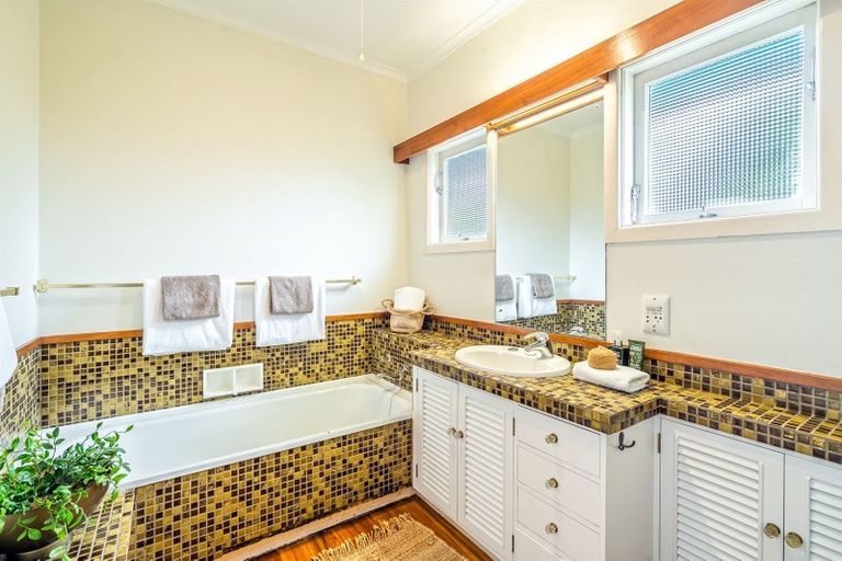 Photo of property in 26 Seacliffe Avenue, Belmont, Auckland, 0622