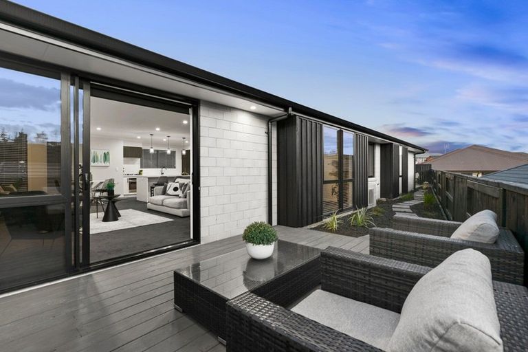 Photo of property in 318 Lakes Boulevard, Pyes Pa, Tauranga, 3112