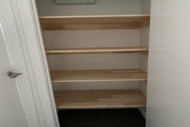 Photo of property in 14 Whakahui Lane, Mangere Bridge, Auckland, 2022