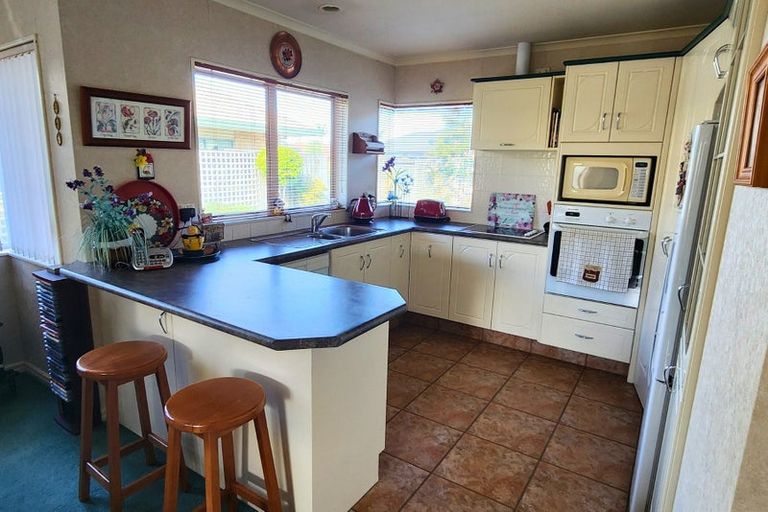 Photo of property in 17 Rosberg Place, Mount Maunganui, 3116